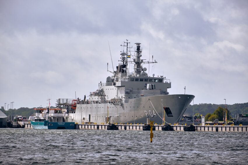 Новини світу - Шведські ВМС відстежують російську субмарину в Балтійському морі