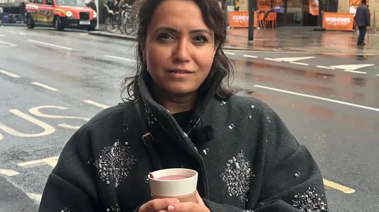 Новини світу - У Лондоні жінку оштрафували за те, що вилила каву в люк