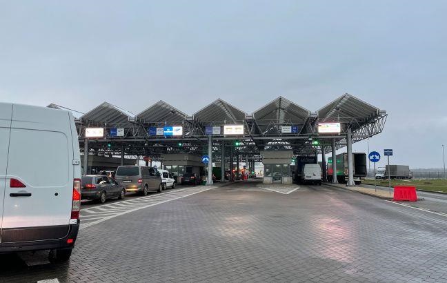 Новини України - Українців попередили про ускладнення руху на кордоні з Польщею