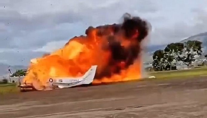 Новини світу - В аеропорту Венесуели розбився літак, є загиблі