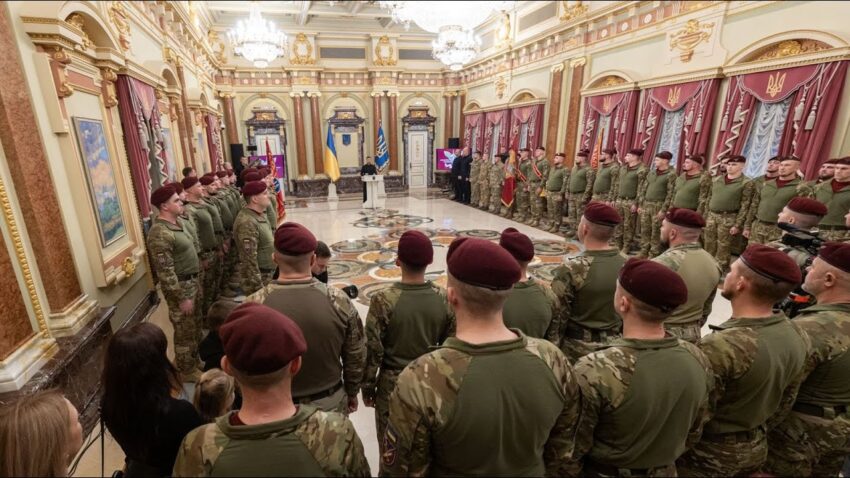 Володимир Зеленський привітав воїнів Десантно-штурмових військ із професійним днем