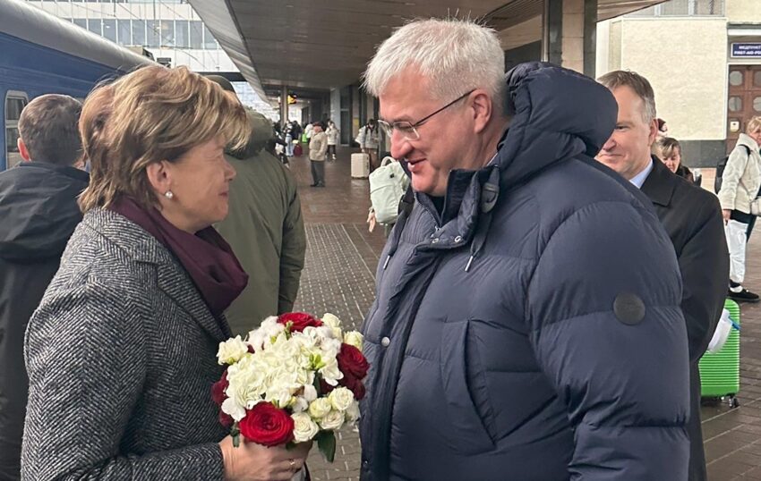 Новини Києва - Глава МЗС Латвії прибула до Києва