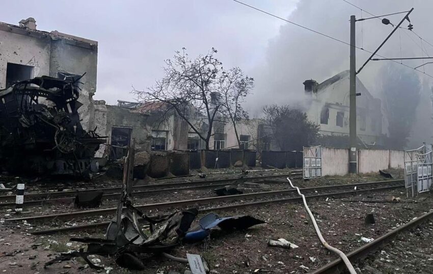 Новини України - Укрзалізниця скасувала деякі поїзди через бойові дії