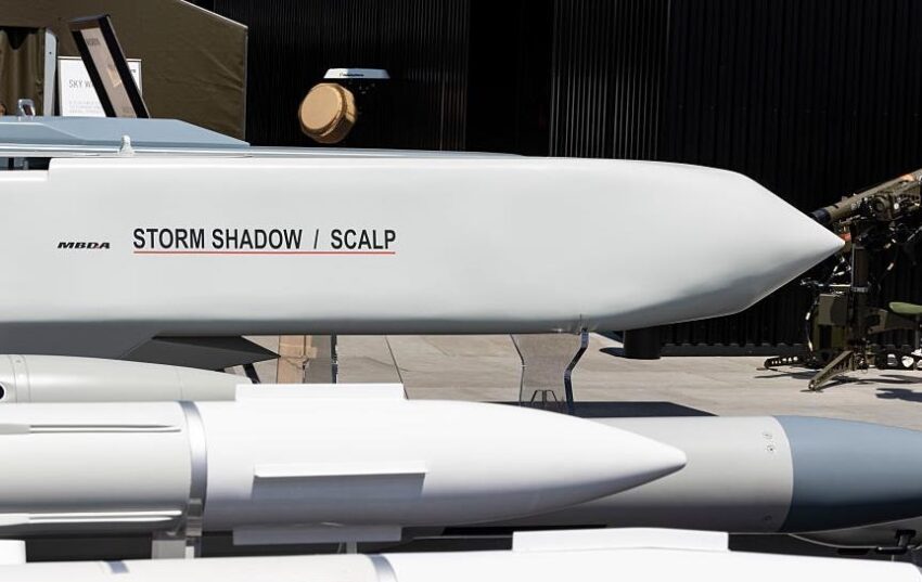 Новини світу - Генштаб: НПЗ в РФ атакували ракетами Storm Shadow