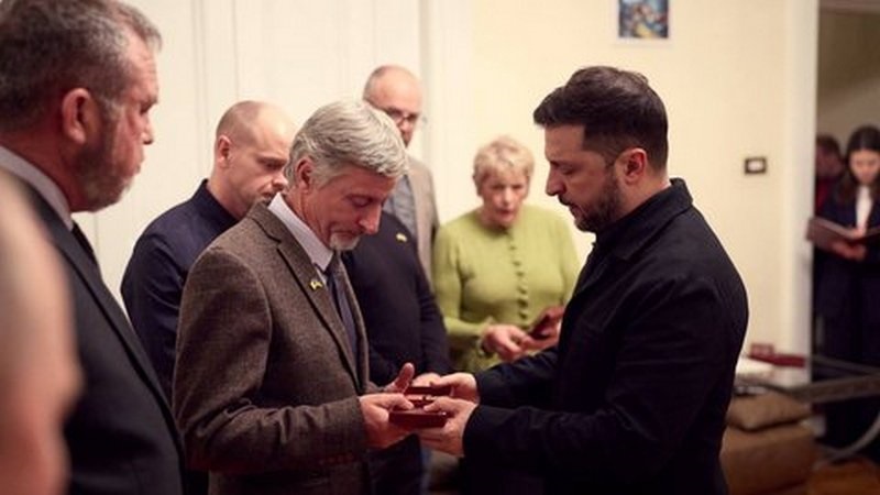 Новини України - Зеленський вручив нагороди сім&rsquo;ям загиблих ірландських добровольців