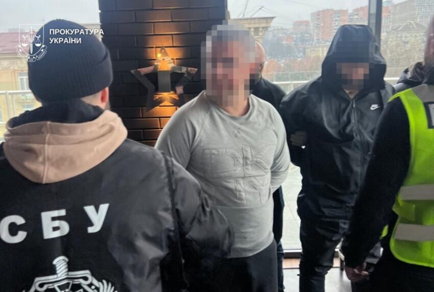 Новини України - Погрожували розправою: у Дніпрі затримали дох вимагачів