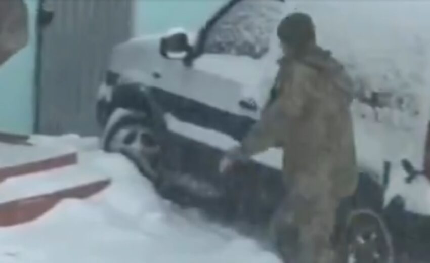 Новини України - Військовий застосував газовий балончик проти дівчинки: в ТЦК відреагували