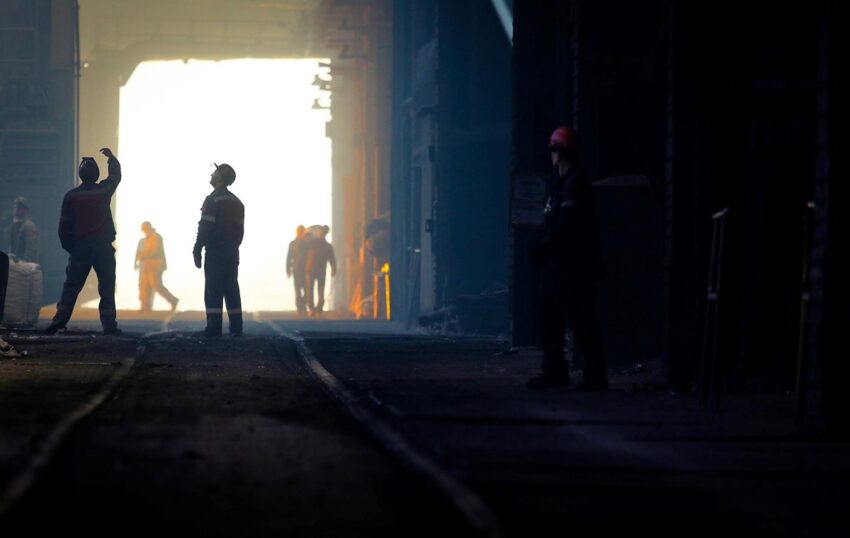 Новини бізнесу - Запоріжсталь призупинила виробництво через атаку Росії